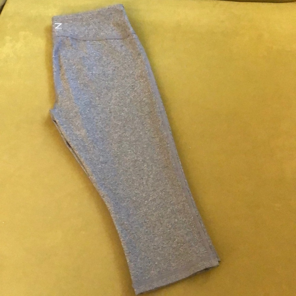 Zella Capri live in leggings size M